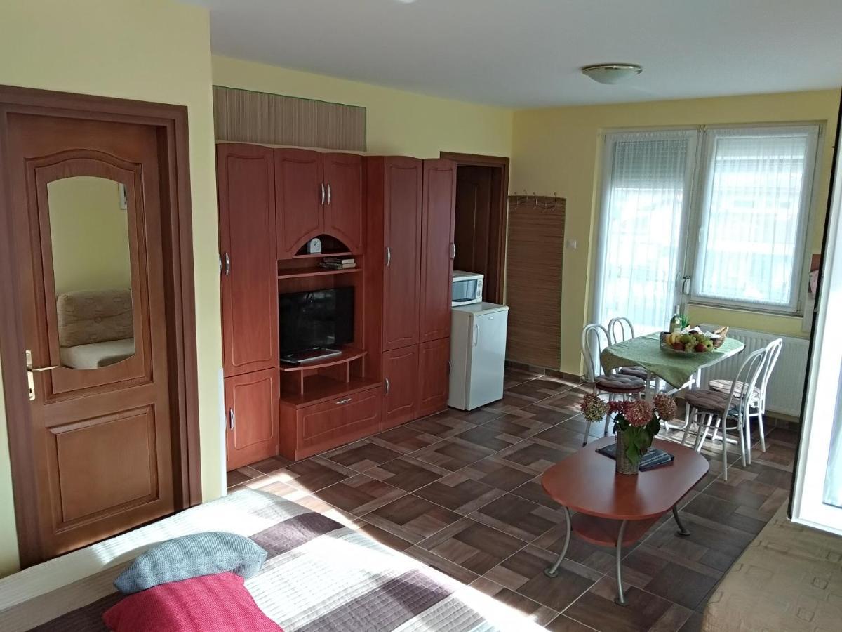 Yellow Apartmanhaz Bük 外观 照片