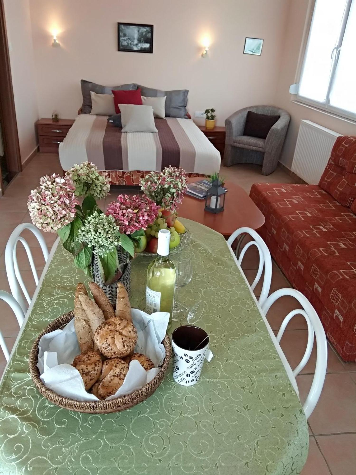 Yellow Apartmanhaz Bük 外观 照片